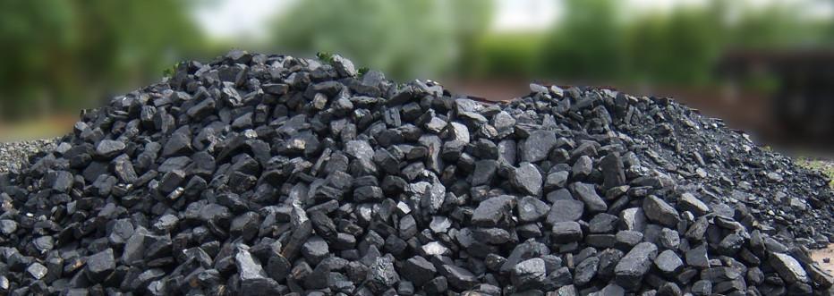 Coal_pile_blurred_cropped