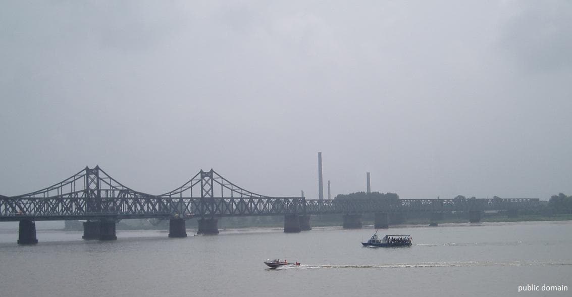 Sino-Korean_Friendship_Bridge_across_the_Yalu_public domain